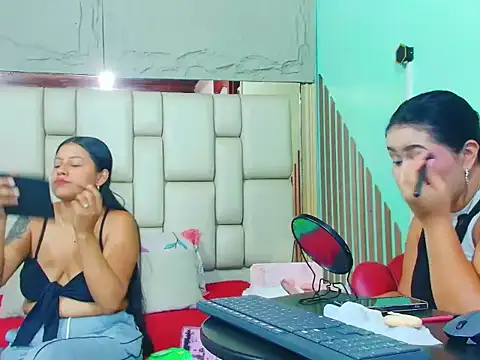 Snapshot of KatANDfer chatting on July 6, 12:46 pm KatANDfer online show from July 6, 12:46 pm