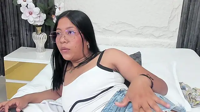 Snapshot of Chloe_dreams4u chatting on July 7, 2:43 pm Chloe dreams4u online show from July 7, 2:43 pm