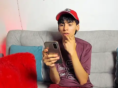 Snapshot of Angel_Dustt1 chatting on June 6, 8:35 pm Angel Dustt1 online show from June 6, 8:35 pm