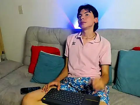 Snapshot of Angel_Dustt1 chatting on July 5, 8:27 pm Angel Dustt1 online show from July 5, 8:27 pm