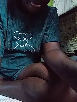 Snapshot of Lave002 chatting on June 6, 3:17 pm Lave002 online show from June 6, 3:17 pm