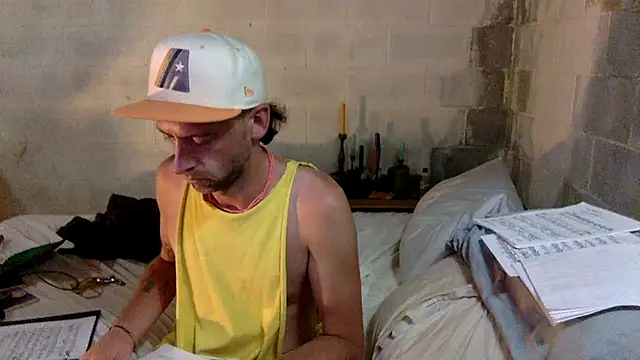 Snapshot of thierrybae chatting on July 18, 3:33 am thierrybae online show from July 18, 3:33 am
