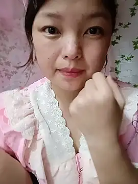 Snapshot of Linna-bae chatting on July 3, 1:12 am Linna-bae online show from July 3, 1:12 am