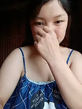 Snapshot of Linna-bae chatting on July 18, 9:13 am Linna-bae online show from July 18, 9:13 am