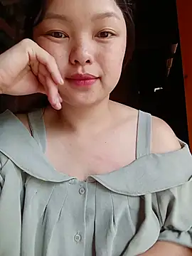 Snapshot of Linna-bae chatting on August 7, 2:46 am Linna-bae online show from August 7, 2:46 am
