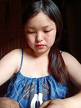 Snapshot of Linna-bae chatting on August 9, 10:31 am Linna-bae online show from August 9, 10:31 am