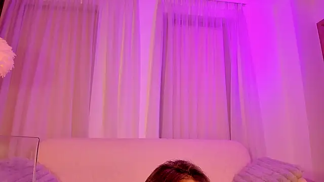 Snapshot of ValentinaMonroee chatting on June 21, 7:27 pm ValentinaMonroee online show from June 21, 7:27 pm