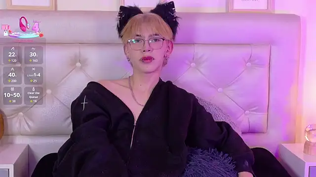 Snapshot of Kim_Adrien chatting on June 23, 4:54 am Kim Adrien online show from June 23, 4:54 am