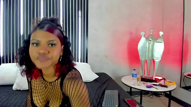 Snapshot of Charlotte_ebonny01 chatting on June 8, 7:58 pm Charlotte ebonny01 online show from June 8, 7:58 pm