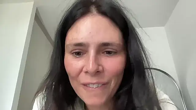 JadeLucy online show from June 28, 8:20 am