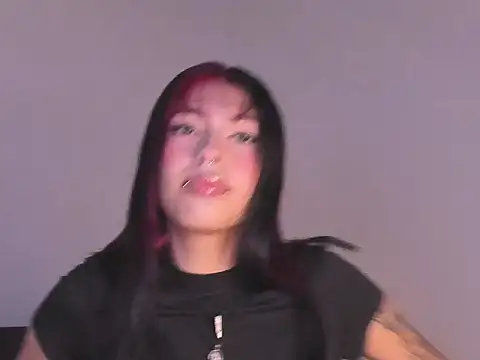 EvaBenely  online show from July 9, 6:50 am