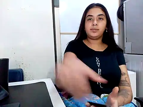 Snapshot of rainhajess chatting on July 10, 12:15 am rainhajess online show from July 10, 12:15 am
