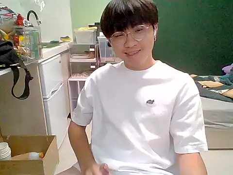 Snapshot of Yang_571 chatting on July 7, 4:33 pm Yang 571 online show from July 7, 4:33 pm