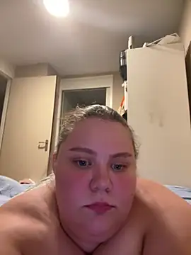Snapshot of chubbyqueenbb chatting on July 3, 11:00 pm chubbyqueenbb online show from July 3, 11:00 pm