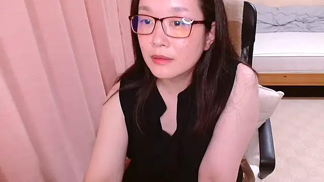 Snapshot of LENA-xo chatting on July 13, 3:15 pm LENA-xo online show from July 13, 3:15 pm