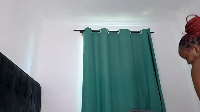 Snapshot of Fluffy_Pillows chatting on June 15, 7:10 am Fluffy Pillows online show from June 15, 7:10 am