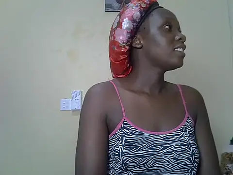 Snapshot of sweetjuana chatting on July 7, 3:27 pm sweetjuana online show from July 7, 3:27 pm