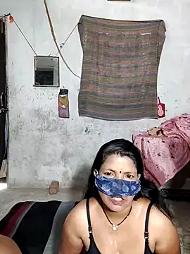 Snapshot of saritabhabixxx chatting on June 16, 11:46 am saritabhabixxx online show from June 16, 11:46 am