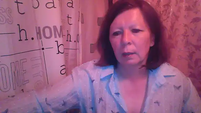 Snapshot of Schastlivaya43 chatting on June 19, 7:17 pm Schastlivaya43 online show from June 19, 7:17 pm