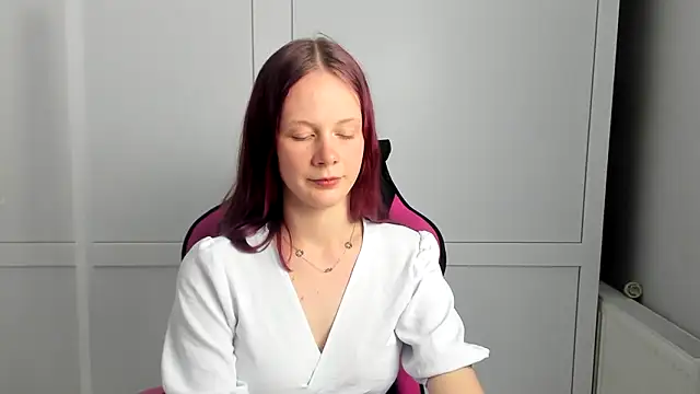 Snapshot of Skylar_spring chatting on June 29, 10:37 am Skylar spring online show from June 29, 10:37 am