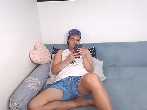 Snapshot of yourmikexxx chatting on July 18, 12:09 pm yourmikexxx online show from July 18, 12:09 pm