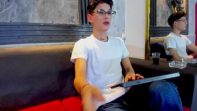 Snapshot of Brianhot0F chatting on July 3, 11:38 am Brianhot0F online show from July 3, 11:38 am