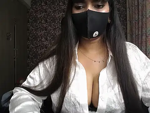 Snapshot of Goddess_Ruhii chatting on June 24, 7:35 pm Goddess Ruhii online show from June 24, 7:35 pm