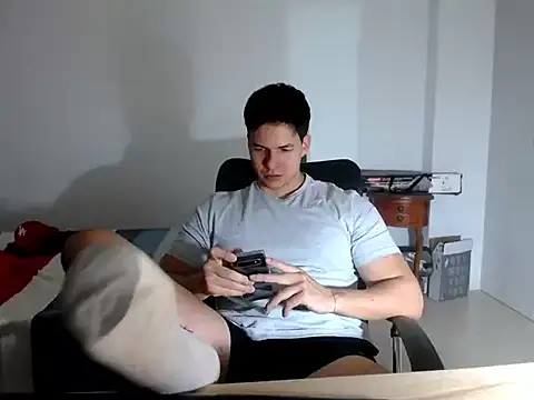 reyalejandro96 online show from June 11, 3:48 am