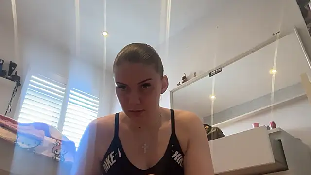 Snapshot of Melissamayy chatting on June 17, 4:41 pm Melissamayy online show from June 17, 4:41 pm