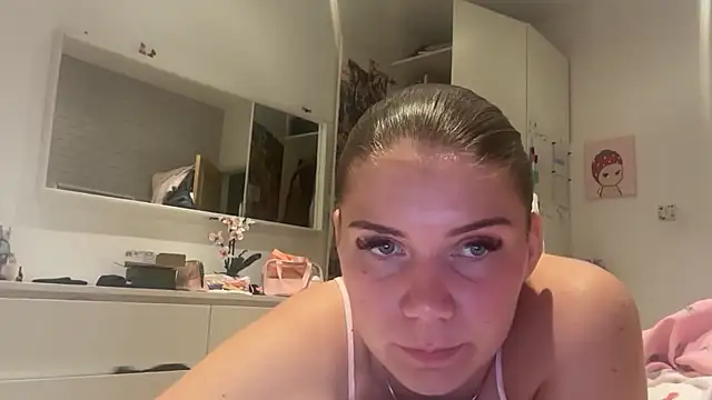 Snapshot of Melissamayy chatting on July 18, 9:29 pm Melissamayy online show from July 18, 9:29 pm