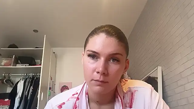 Snapshot of Melissamayy chatting on August 7, 12:18 pm Melissamayy online show from August 7, 12:18 pm
