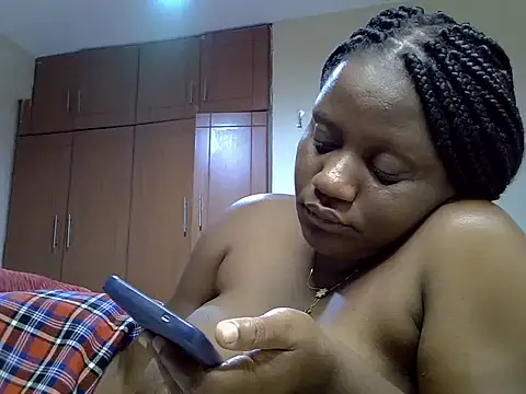 Snapshot of biganni_ chatting on July 1, 3:01 pm biganni online show from July 1, 3:01 pm