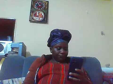 Snapshot of biganni_ chatting on July 9, 8:24 pm biganni online show from July 9, 8:24 pm