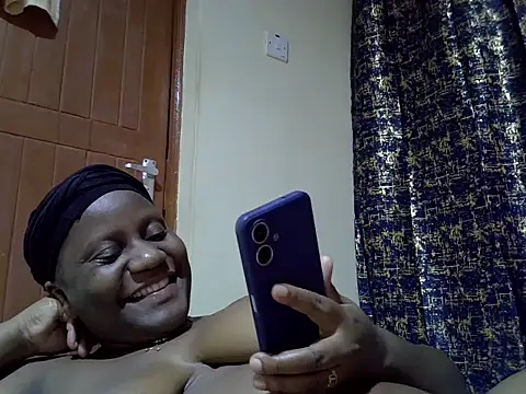 Snapshot of biganni_ chatting on July 19, 10:02 pm biganni online show from July 19, 10:02 pm