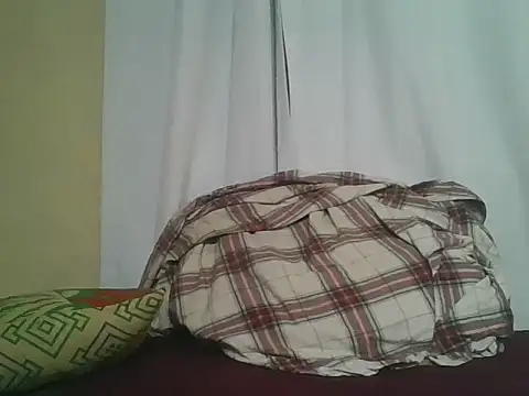 Snapshot of Yours_Ramona chatting on July 17, 6:46 pm Yours Ramona online show from July 17, 6:46 pm
