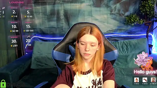 Snapshot of CarolInWonderland chatting on June 8, 1:00 pm CarolInWonderland online show from June 8, 1:00 pm