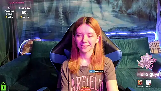 Snapshot of CarolInWonderland chatting on July 8, 7:24 am CarolInWonderland online show from July 8, 7:24 am