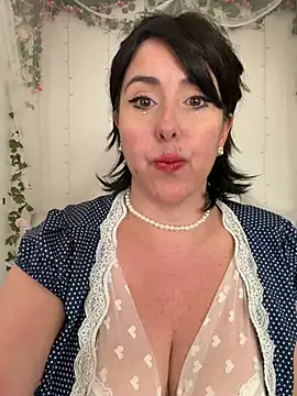 juliee1979 online show from July 9, 5:39 pm