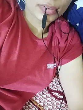 Snapshot of Shaina01 chatting on June 17, 6:09 pm Shaina01 online show from June 17, 6:09 pm