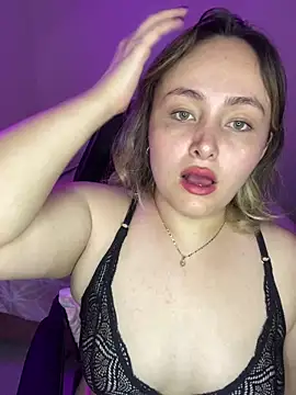 Snapshot of Rositafresitaa chatting on June 11, 2:00 am Rositafresitaa online show from June 11, 2:00 am