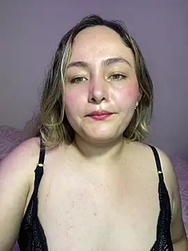 Snapshot of Rositafresitaa chatting on June 11, 11:47 pm Rositafresitaa online show from June 11, 11:47 pm