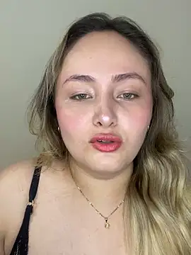 Snapshot of Rositafresitaa chatting on June 14, 1:03 am Rositafresitaa online show from June 14, 1:03 am