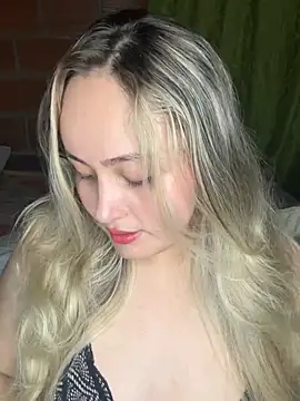 Snapshot of Rositafresitaa chatting on June 19, 1:43 am Rositafresitaa online show from June 19, 1:43 am