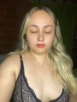 Snapshot of Rositafresitaa chatting on June 26, 1:54 am Rositafresitaa online show from June 26, 1:54 am