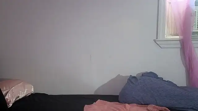 Snapshot of Prettywettkittycc chatting on July 24, 9:13 pm Prettywettkittycc online show from July 24, 9:13 pm