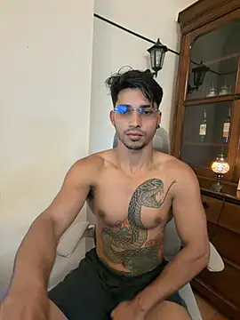 Snapshot of David_Tresh5 chatting on June 14, 8:22 pm David Tresh5 online show from June 14, 8:22 pm