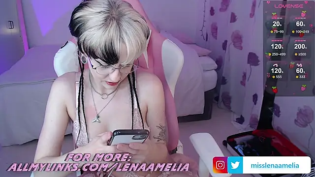 Snapshot of Lenas_Playroom chatting on February 26, 8:44 pm Lenas Playroom online show from February 26, 8:44 pm