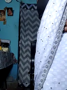 Snapshot of Mis-maya chatting on June 22, 6:05 pm Mis-maya online show from June 22, 6:05 pm