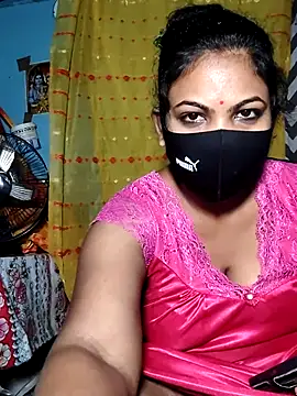 Snapshot of Mis-maya chatting on July 18, 11:30 pm Mis-maya online show from July 18, 11:30 pm