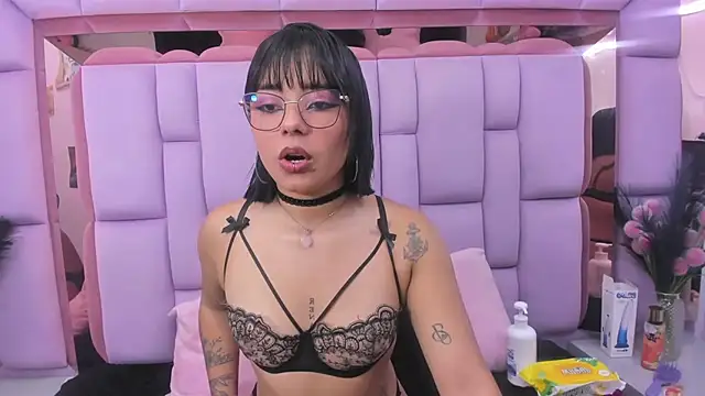 Snapshot of roxane_vega chatting on July 15, 4:34 pm roxane vega online show from July 15, 4:34 pm